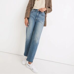 The Petite Perfect Vintage Straight Jean in Moultrie Wash 24P